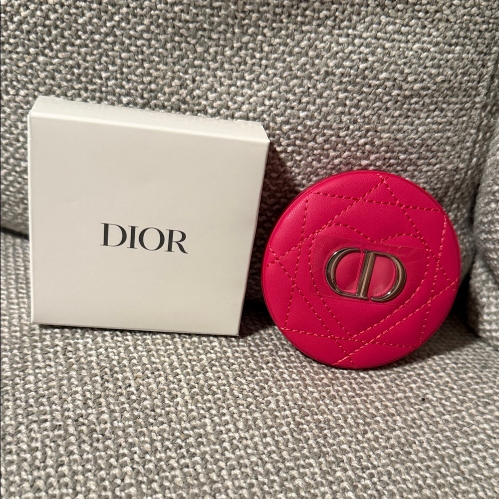 Dior Beauty Pink Compact Mirror - Picture 1 of 3